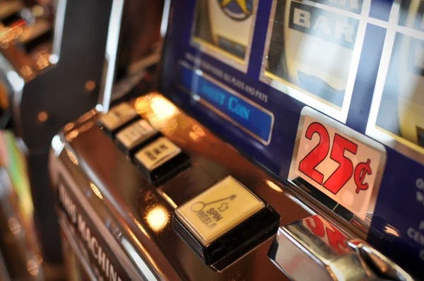 belijitu slot mobile app interface showing sportsbook markets and live games